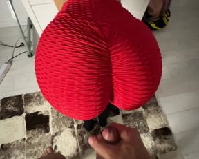 Fitness model looking for a sports bra / I cum on amazing ass in yoga pants/Candyluxxx